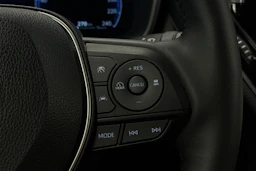 Musta Toyota Corolla Cross 2022 kuva 16.