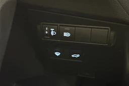 Musta Toyota Corolla Cross 2022 kuva 17.