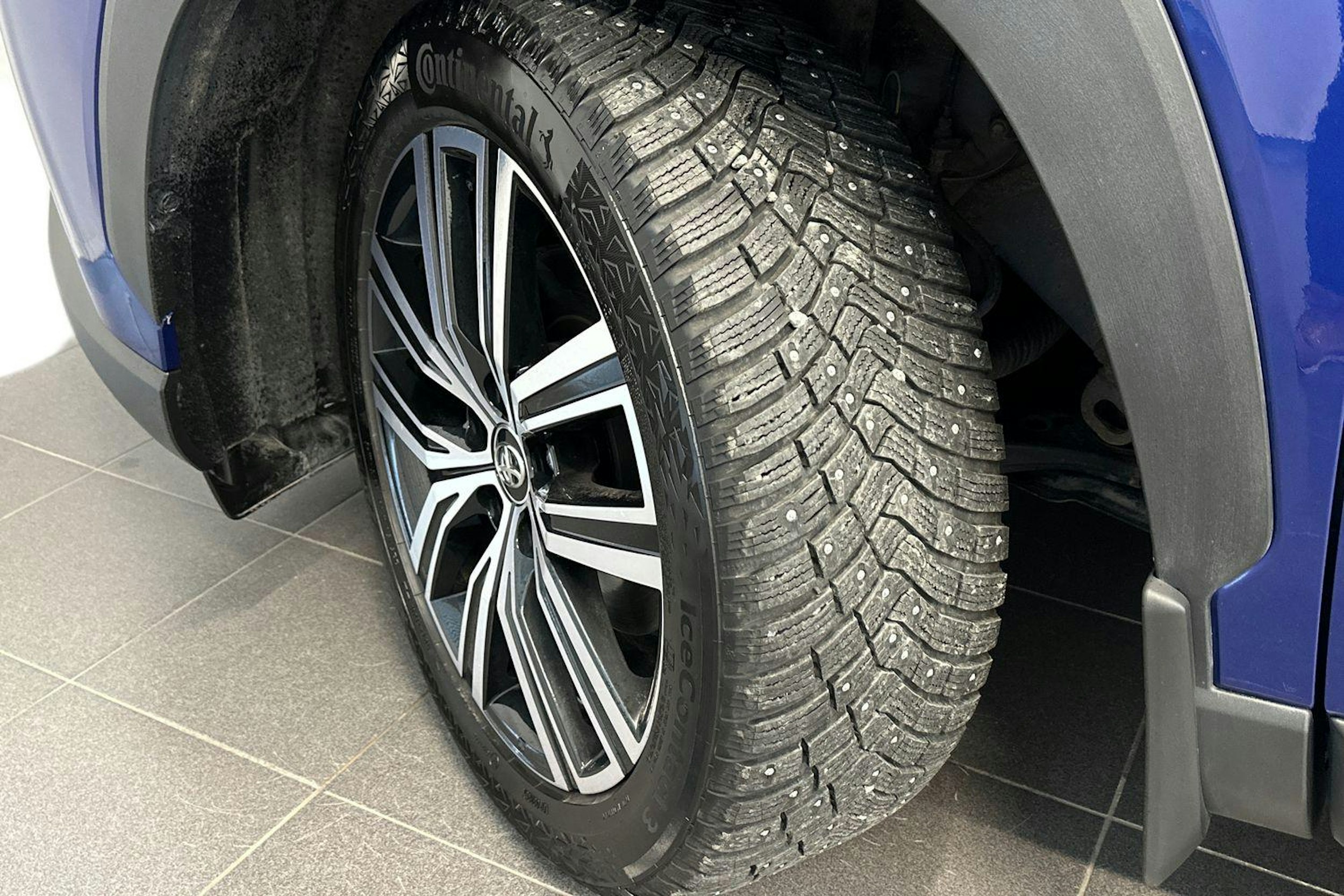 sininen Toyota Corolla Cross 2022 kuva 11.