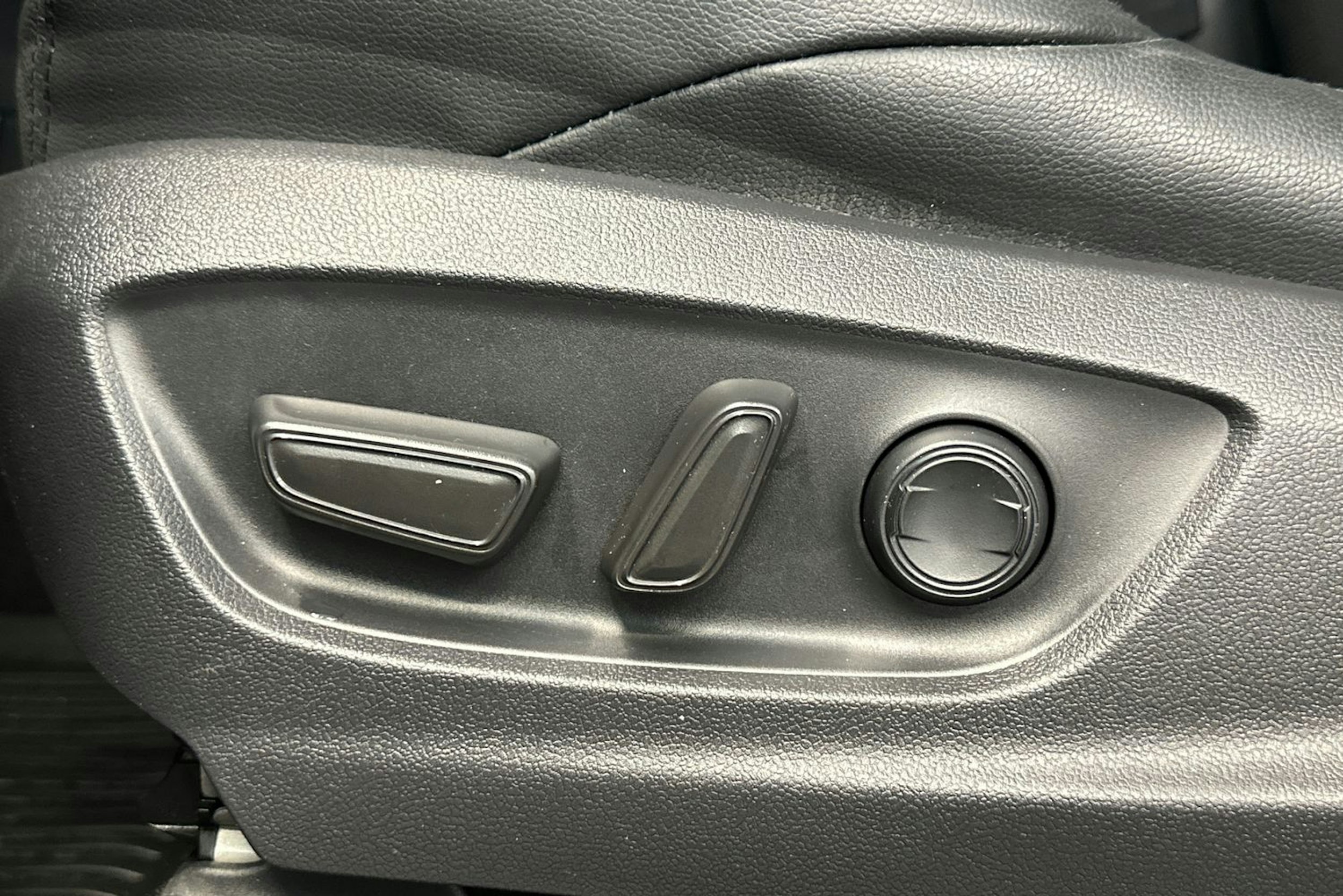 sininen Toyota Corolla Cross 2022 kuva 15.