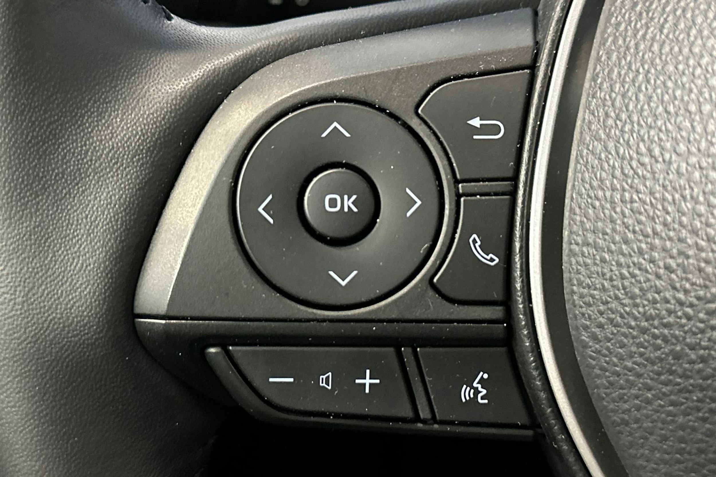 sininen Toyota Corolla Cross 2022 kuva 26.