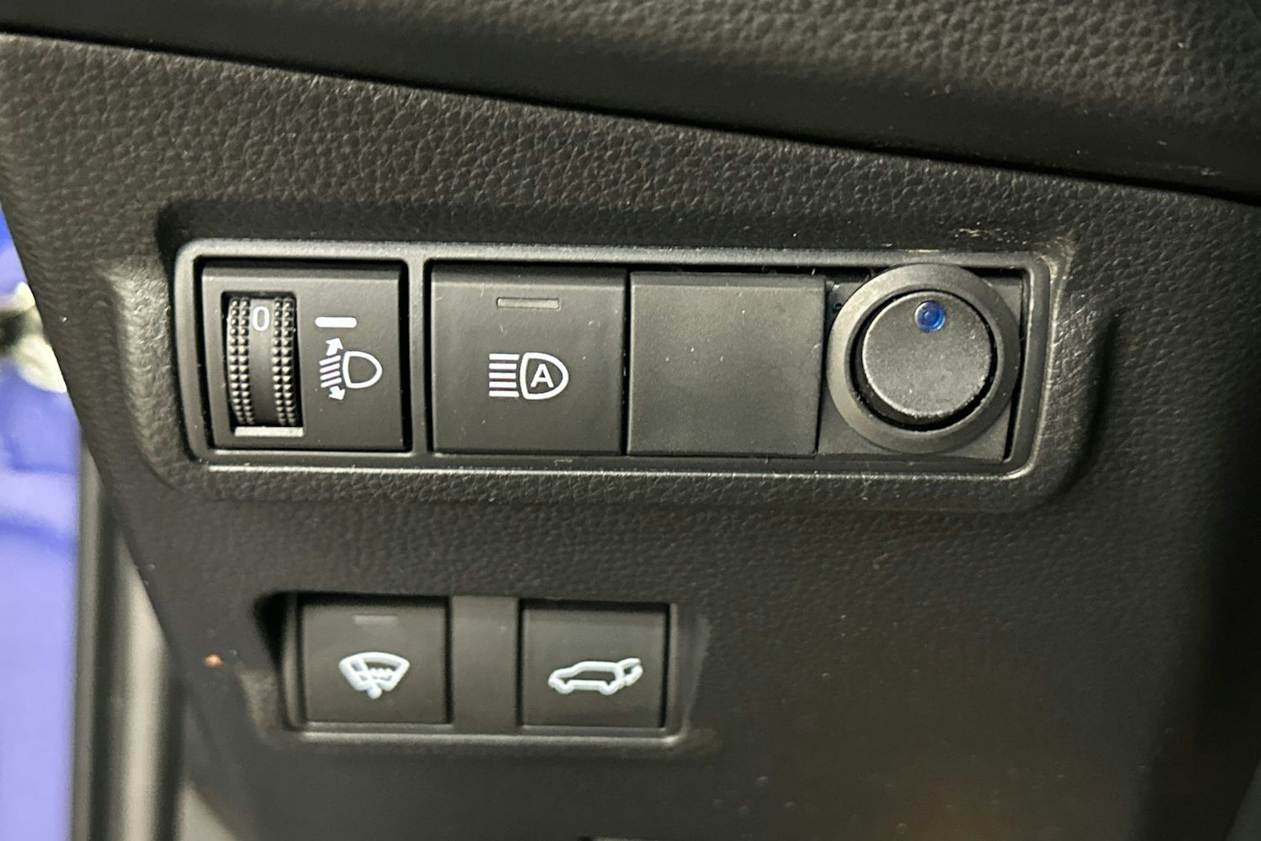 sininen Toyota Corolla Cross 2022 kuva 28.