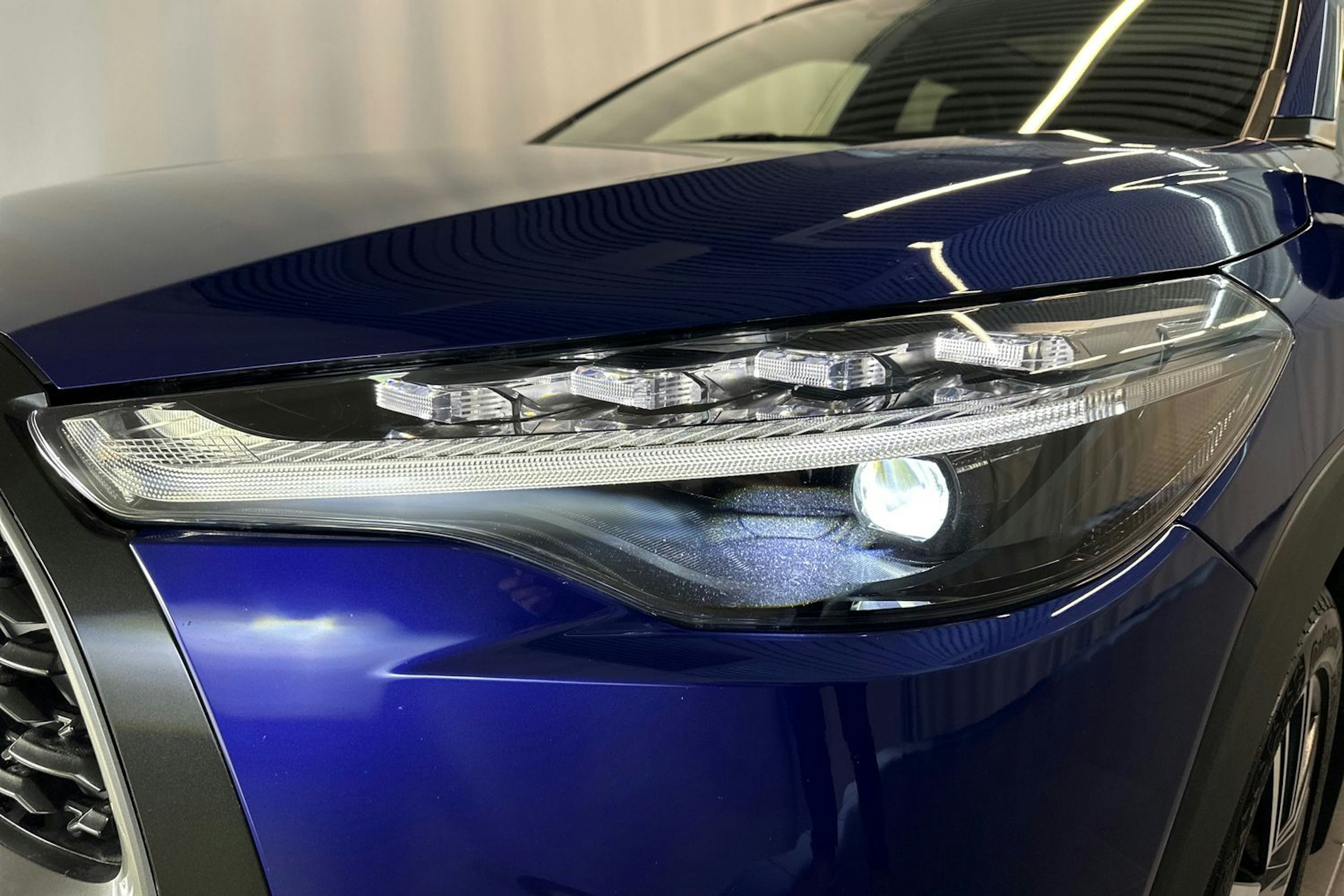 sininen Toyota Corolla Cross 2022 kuva 33.