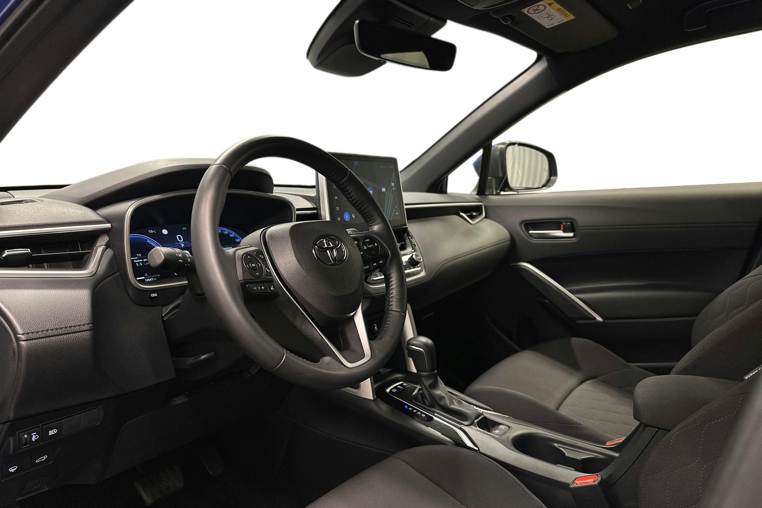 sininen Toyota Corolla Cross 2023 kuva 7.