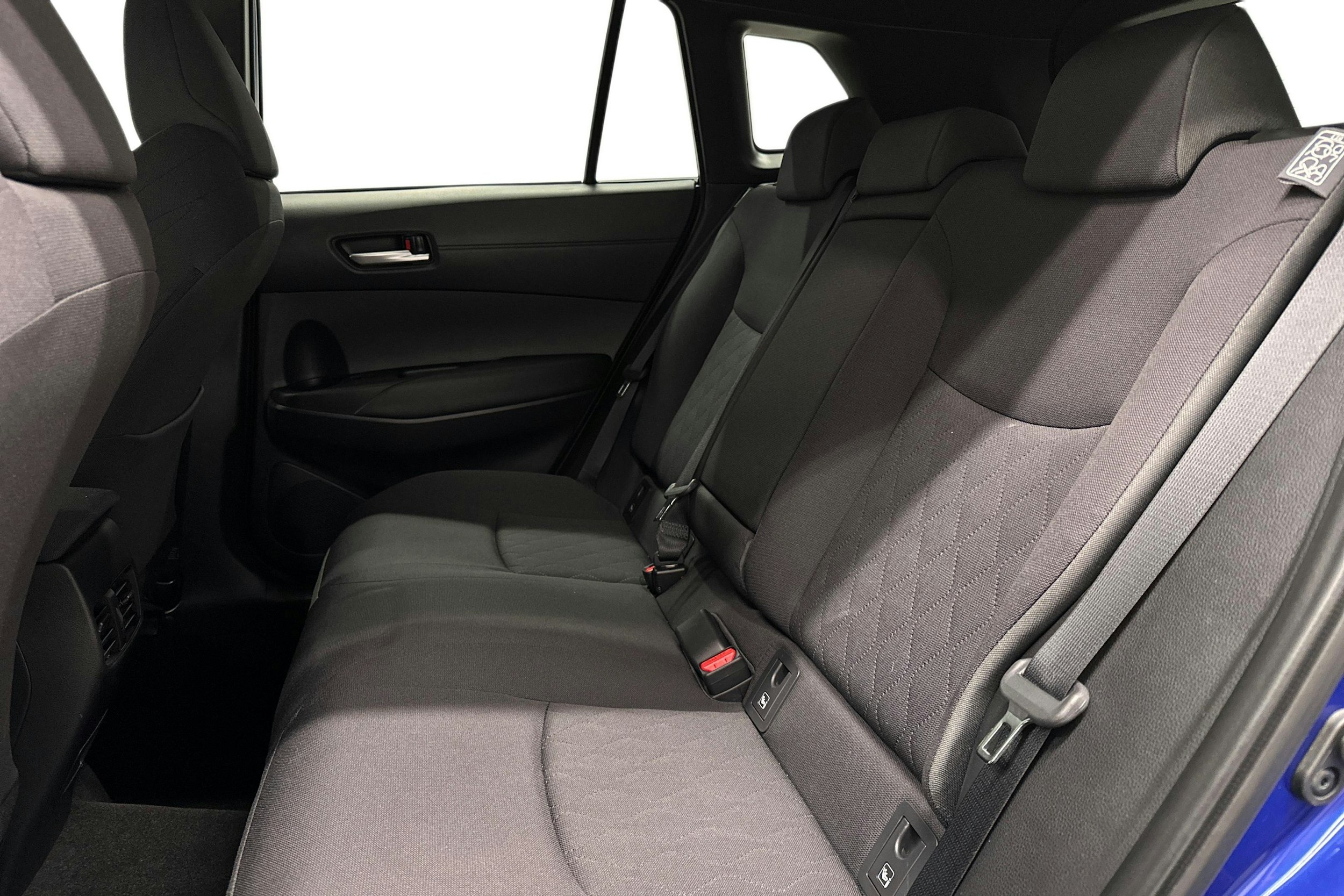 sininen Toyota Corolla Cross 2023 kuva 10.