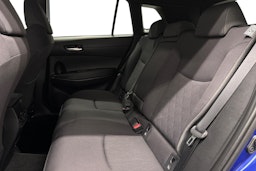 sininen Toyota Corolla Cross 2023 kuva 10.