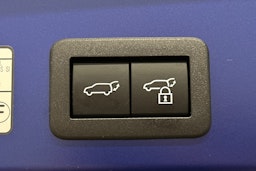 sininen Toyota Corolla Cross 2023 kuva 15.