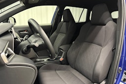 sininen Toyota Corolla Cross 2023 kuva 16.
