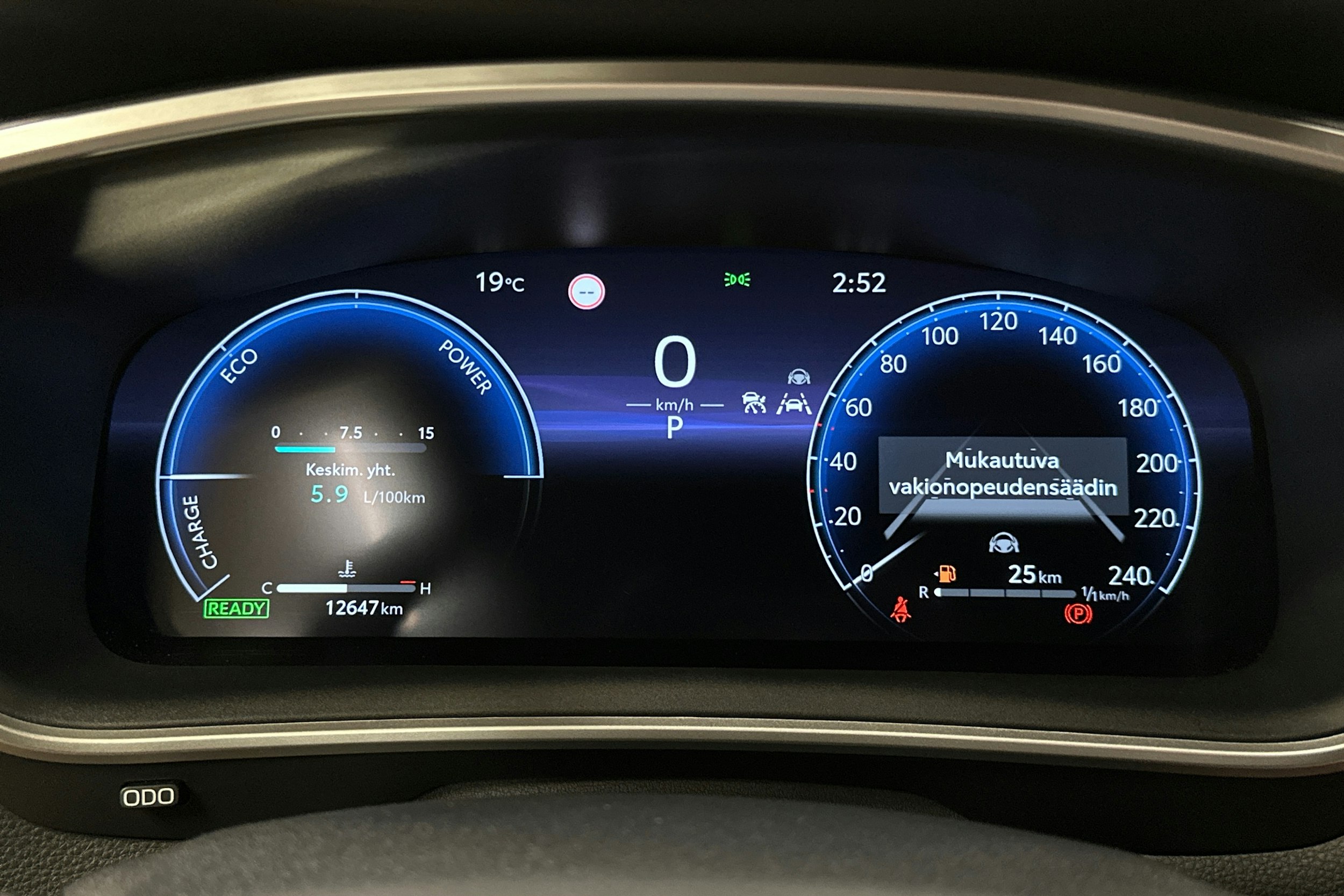 sininen Toyota Corolla Cross 2023 kuva 20.