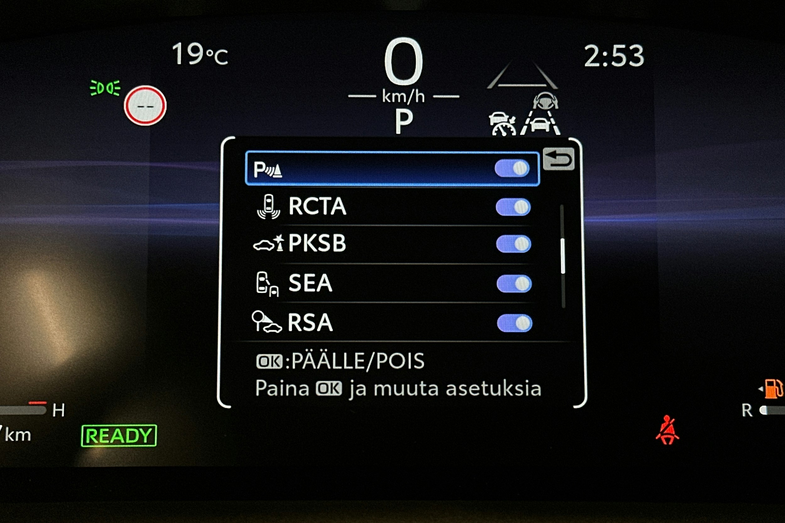 sininen Toyota Corolla Cross 2023 kuva 22.