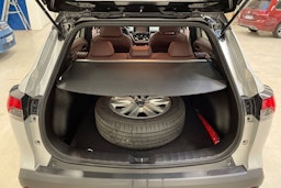 harmaa Toyota Corolla Cross 2023 kuva 17.