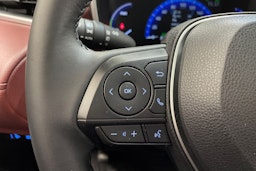 harmaa Toyota Corolla Cross 2023 kuva 20.