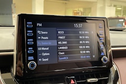 harmaa Toyota Corolla Cross 2023 kuva 22.