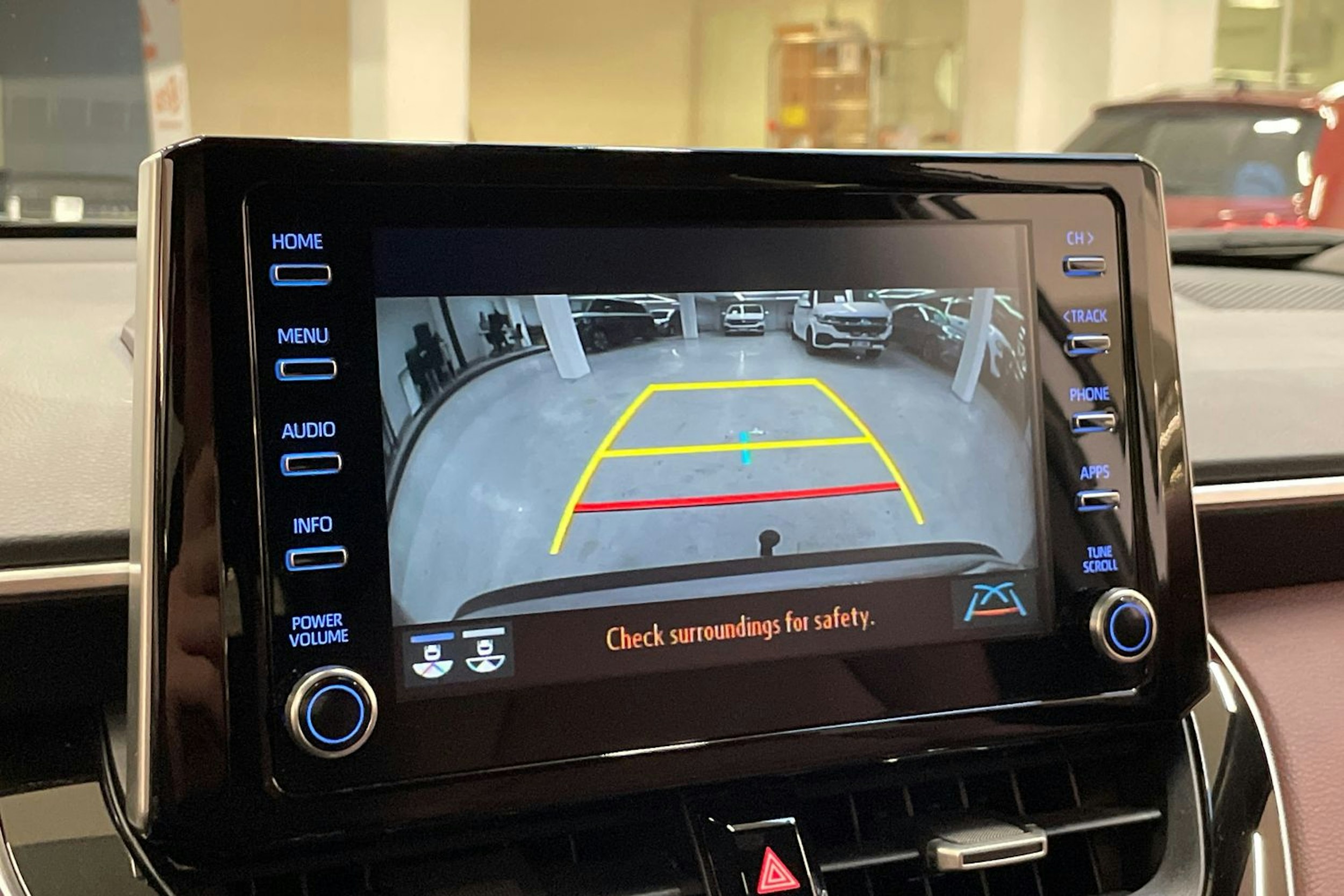 harmaa Toyota Corolla Cross 2023 kuva 24.