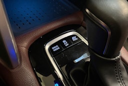 harmaa Toyota Corolla Cross 2023 kuva 27.