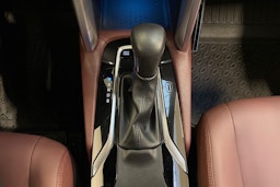 harmaa Toyota Corolla Cross 2023 kuva 28.