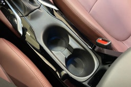 harmaa Toyota Corolla Cross 2023 kuva 29.