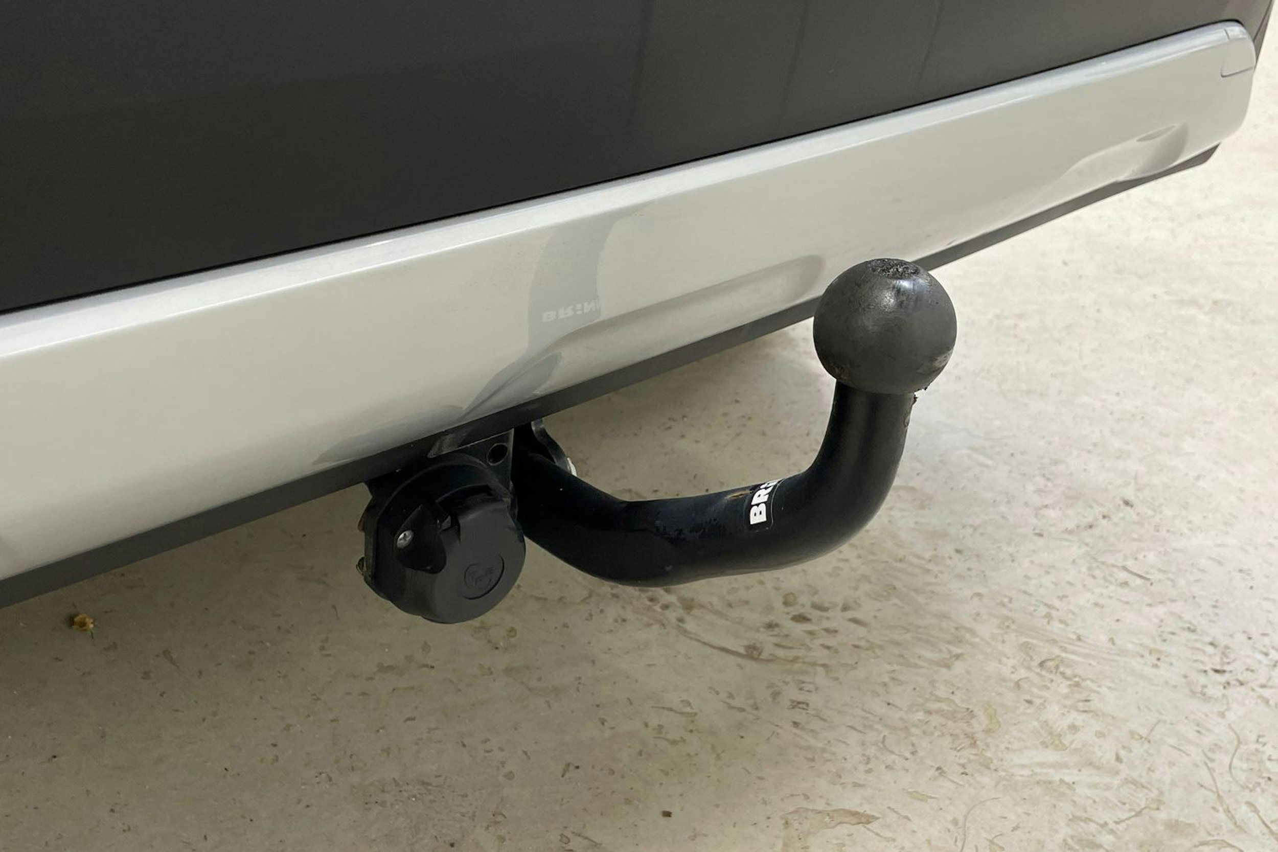 harmaa Toyota Corolla Cross 2023 kuva 34.