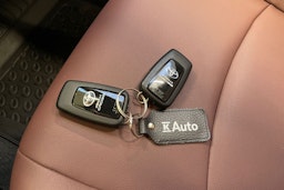 harmaa Toyota Corolla Cross 2023 kuva 37.