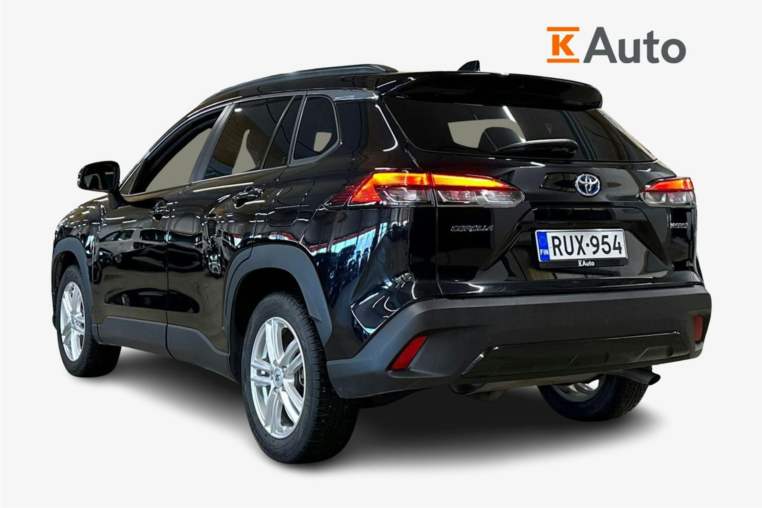 musta Toyota Corolla Cross 2023 kuva 2.