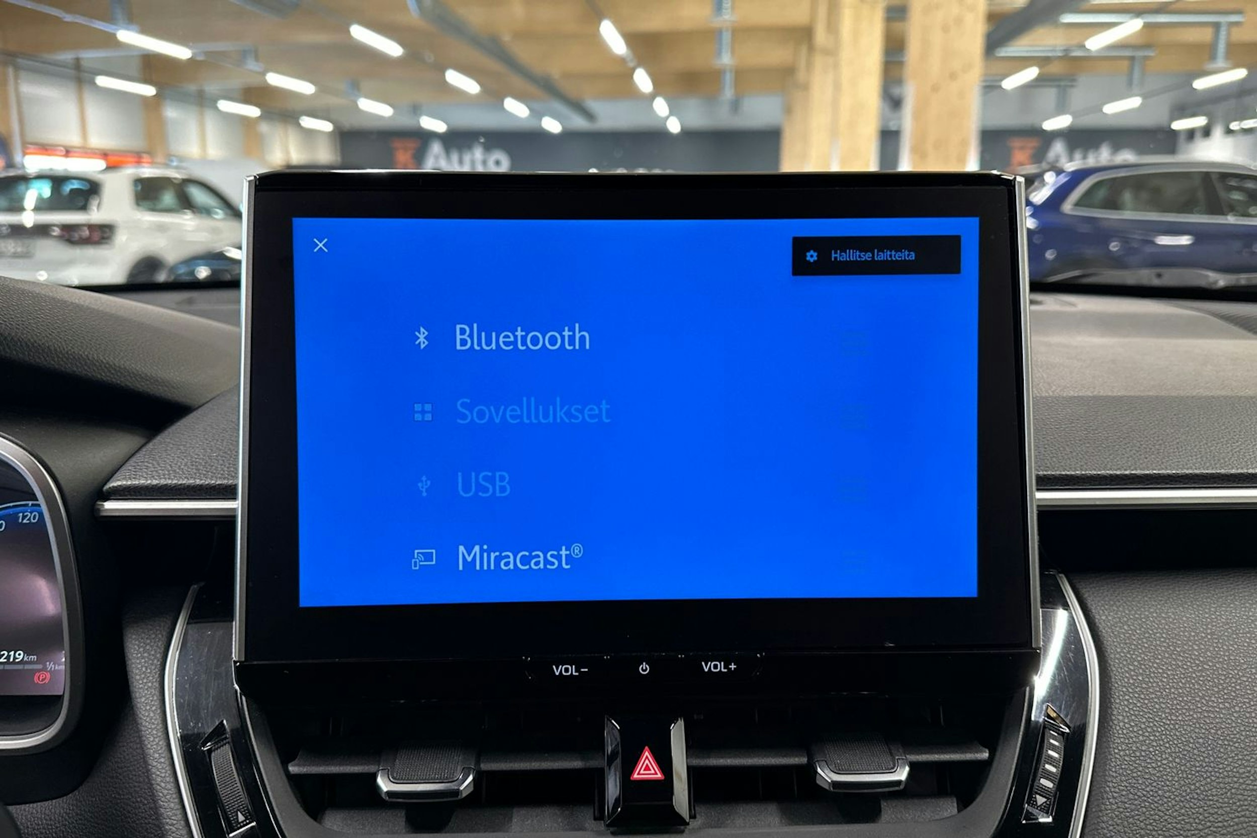 musta Toyota Corolla Cross 2023 kuva 17.