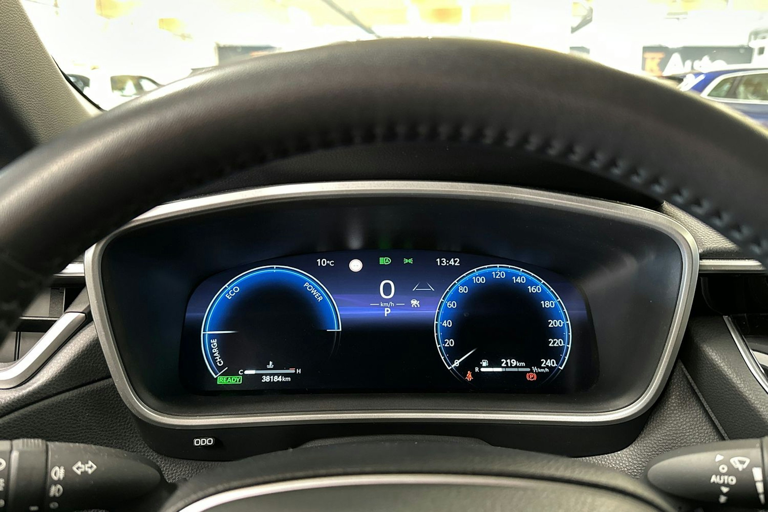 musta Toyota Corolla Cross 2023 kuva 21.