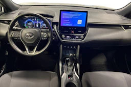 valkoinen Toyota Corolla Cross 2023 kuva 7.
