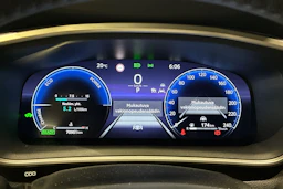 valkoinen Toyota Corolla Cross 2023 kuva 12.