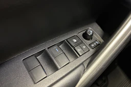 valkoinen Toyota Corolla Cross 2023 kuva 16.