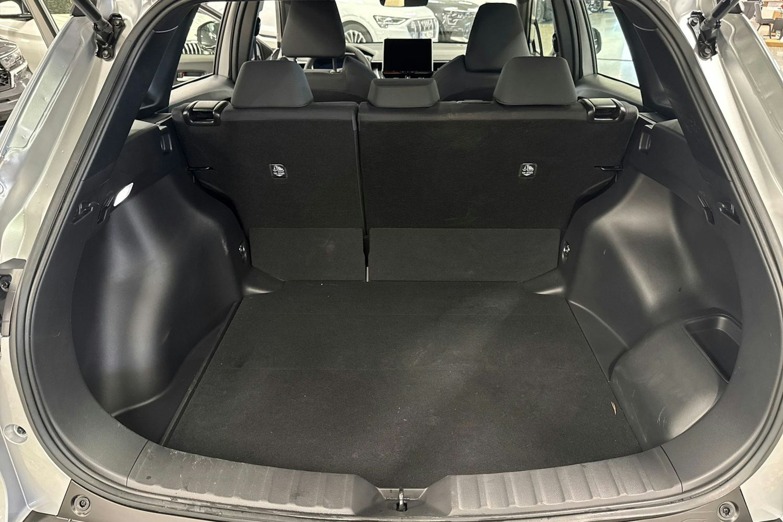 hopea Toyota Corolla Cross 2024 kuva 25.