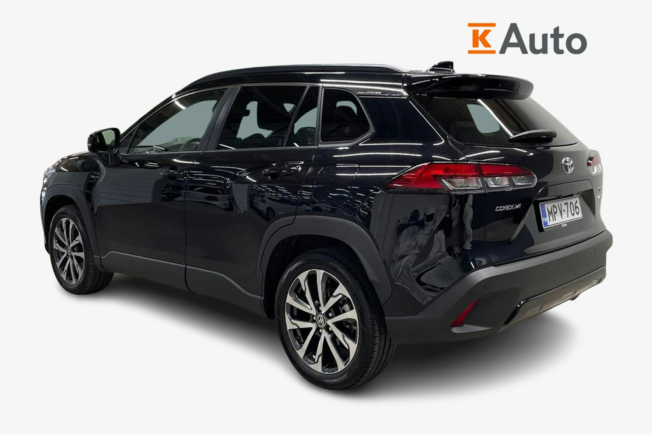 musta Toyota Corolla Cross 2024 kuva 2.