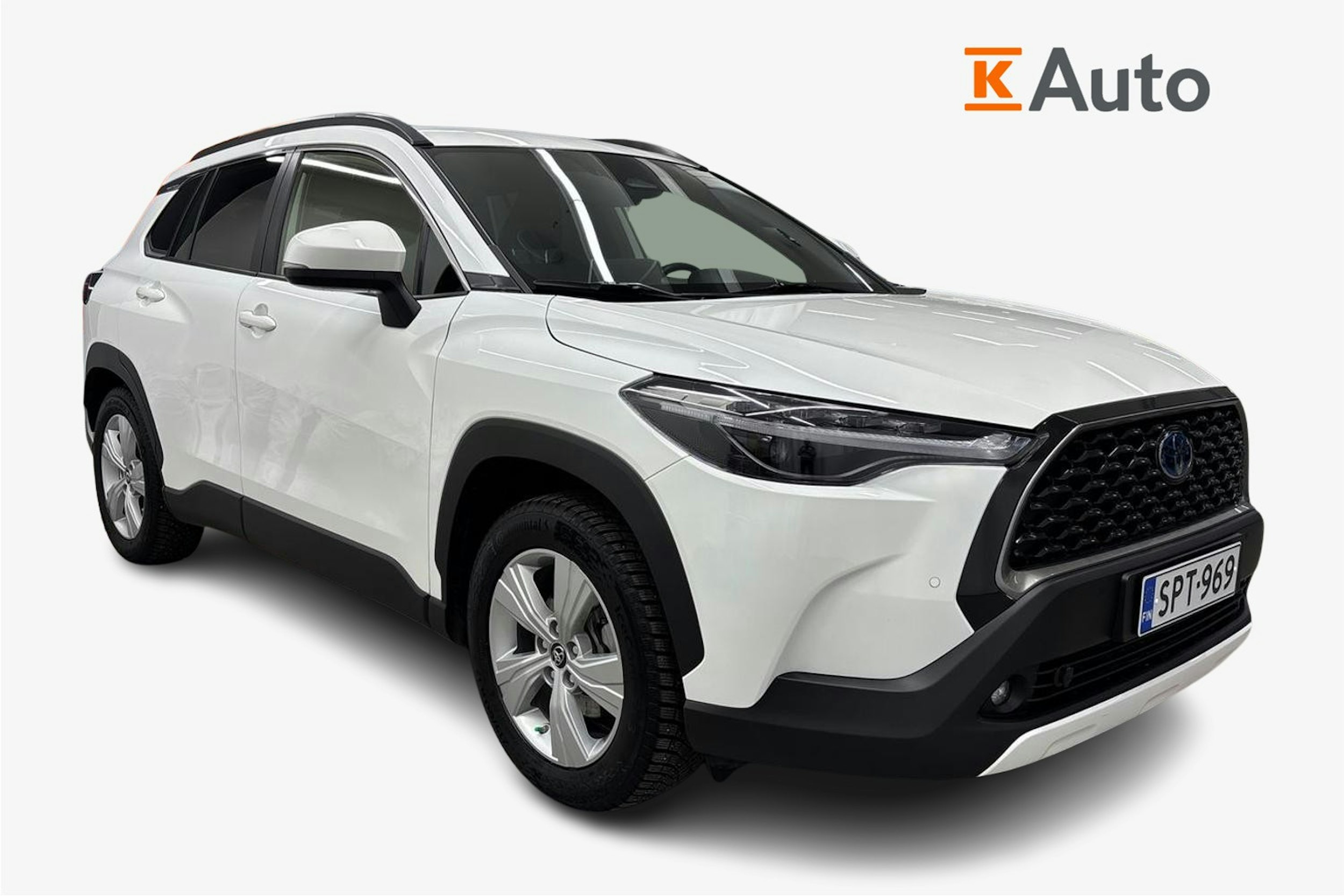 Valkoinen Toyota Corolla Cross 2024 kuva 1.