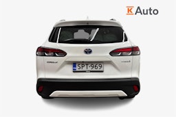 Valkoinen Toyota Corolla Cross 2024 kuva 3.