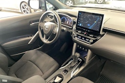 musta Toyota Corolla Cross 2025 kuva 15.