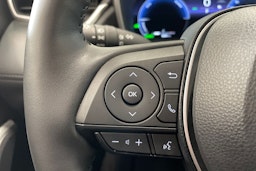 musta Toyota Corolla Cross 2025 kuva 18.