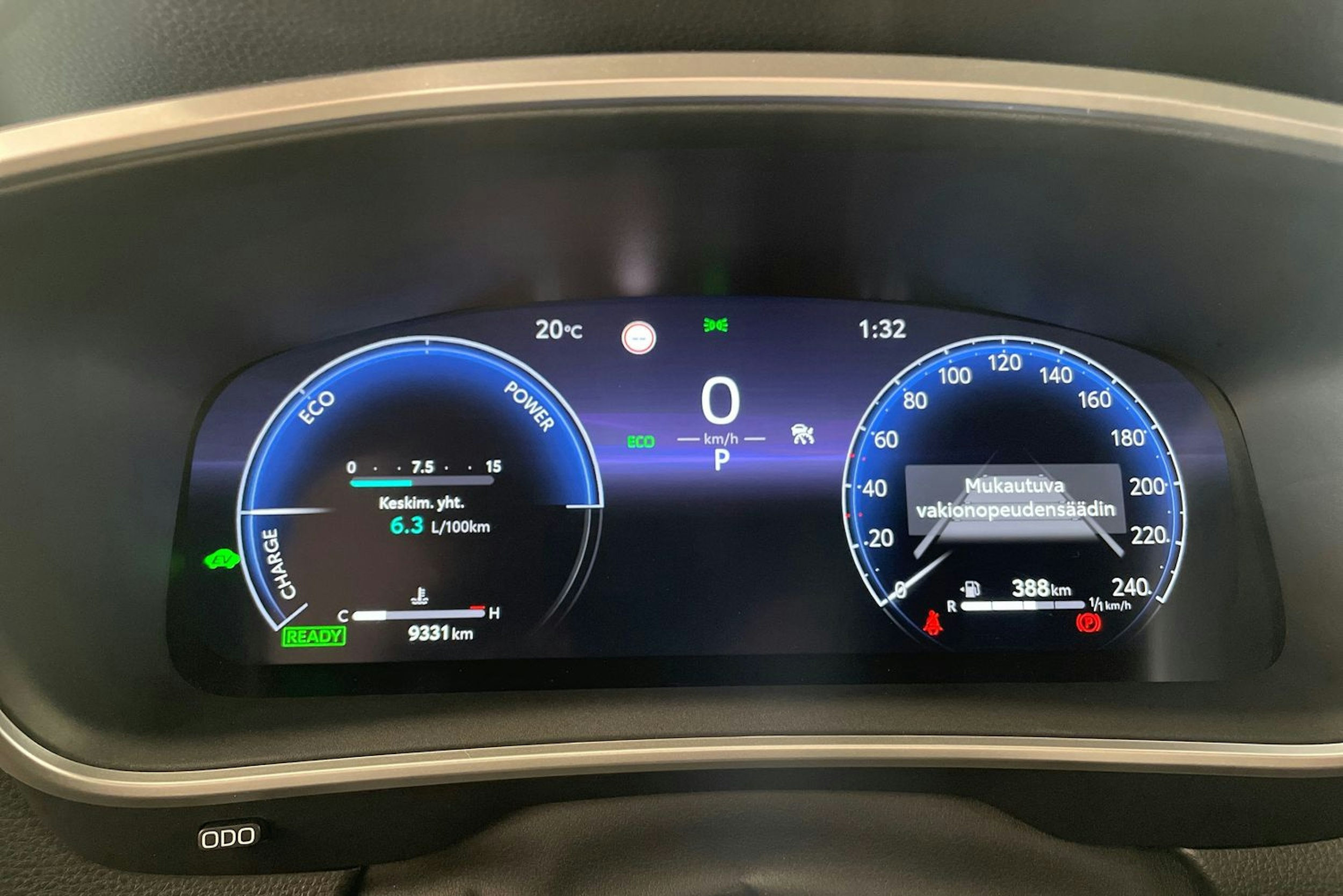 musta Toyota Corolla Cross 2025 kuva 19.