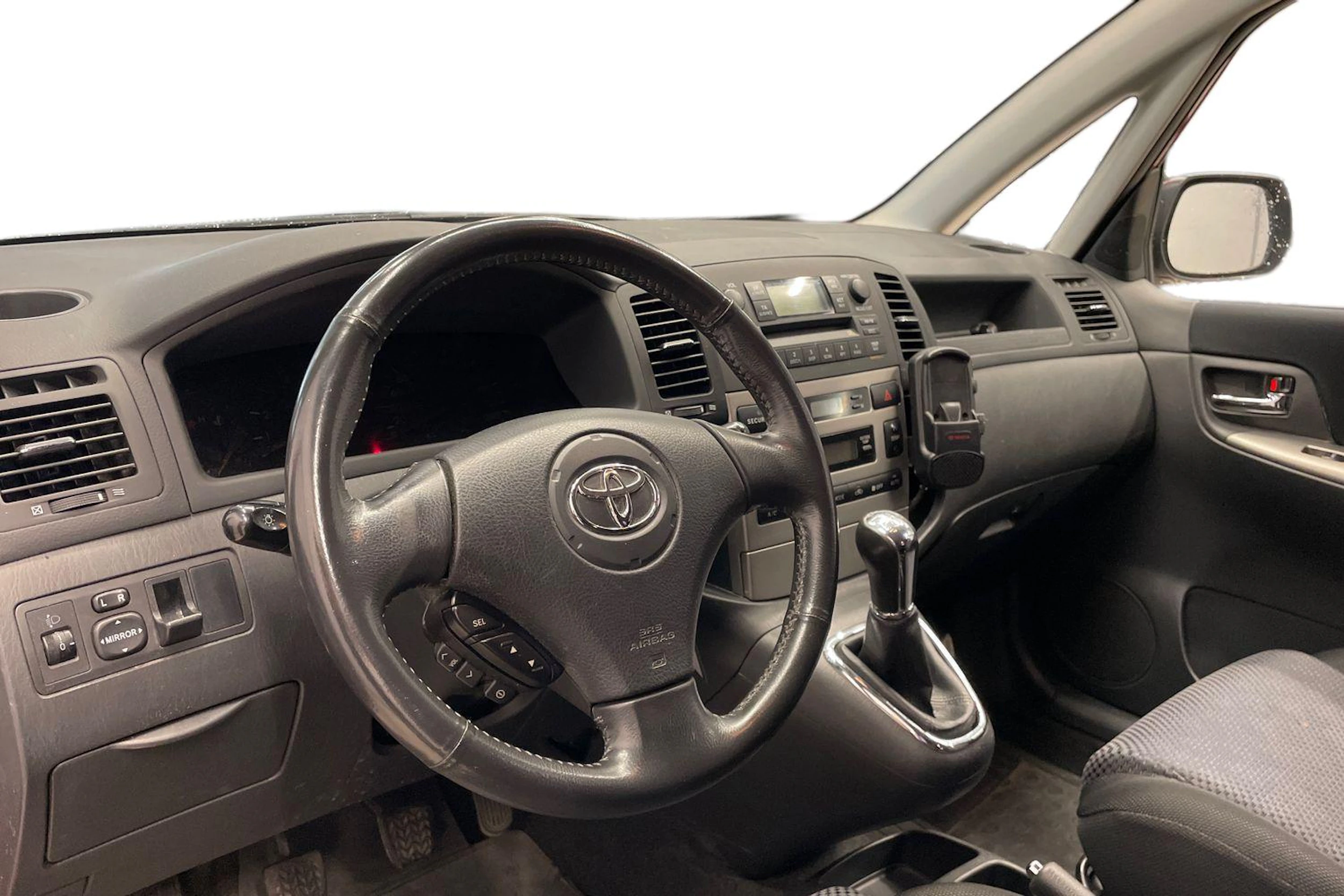 Punainen Toyota Corolla Verso 2003 kuva 6.