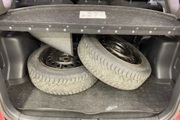 Punainen Toyota Corolla Verso 2003 kuva 16.