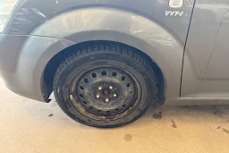 Harmaa Toyota Corolla Verso 2004 kuva 10.