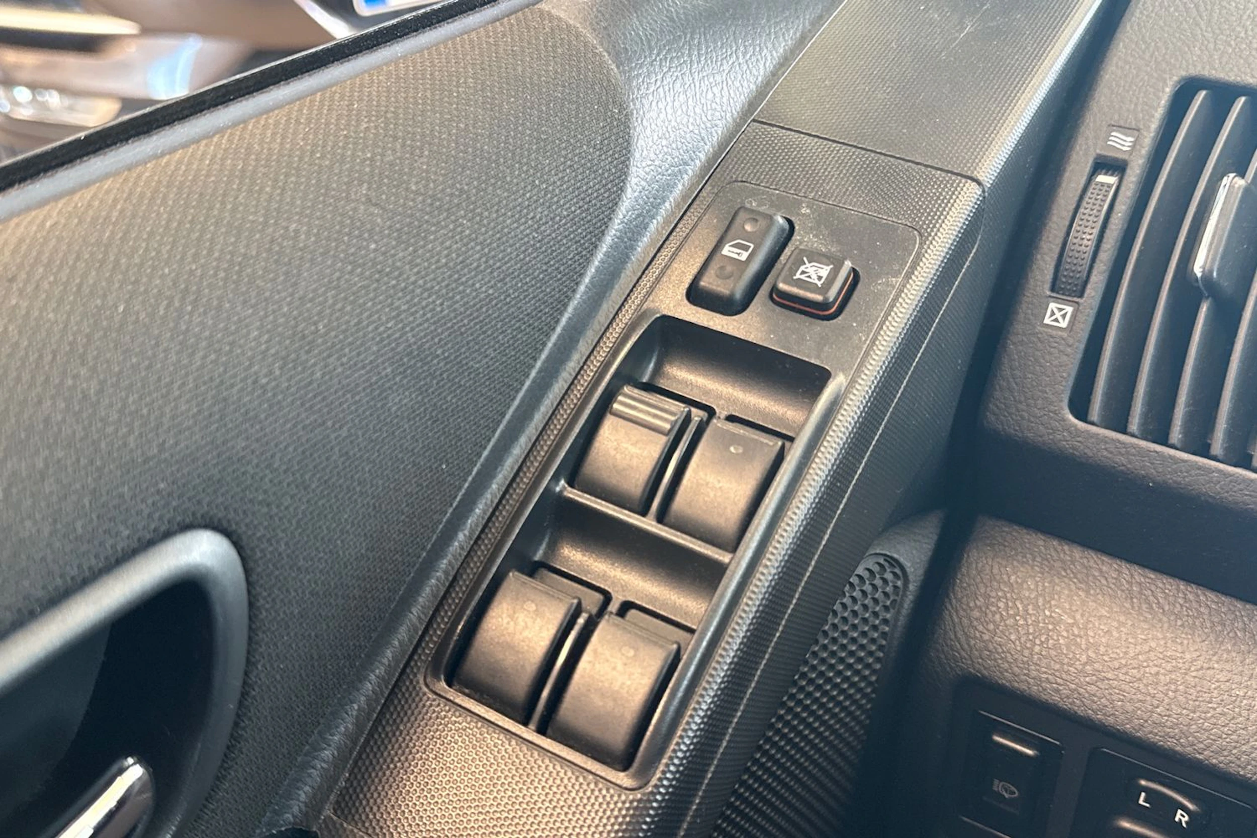 Harmaa Toyota Corolla Verso 2004 kuva 18.