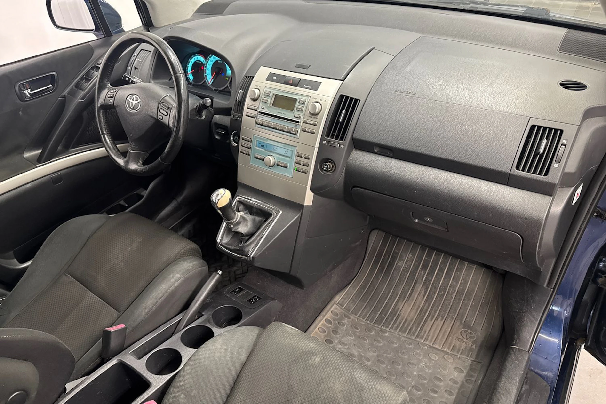 sininen Toyota Corolla Verso 2005 kuva 11.