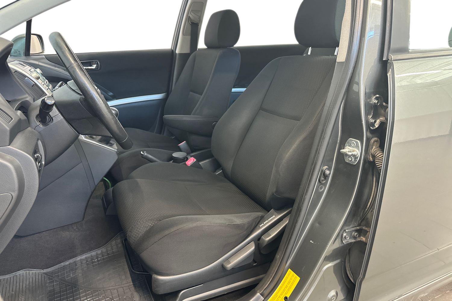 Toyota Corolla Verso 2005, kuva 7/27