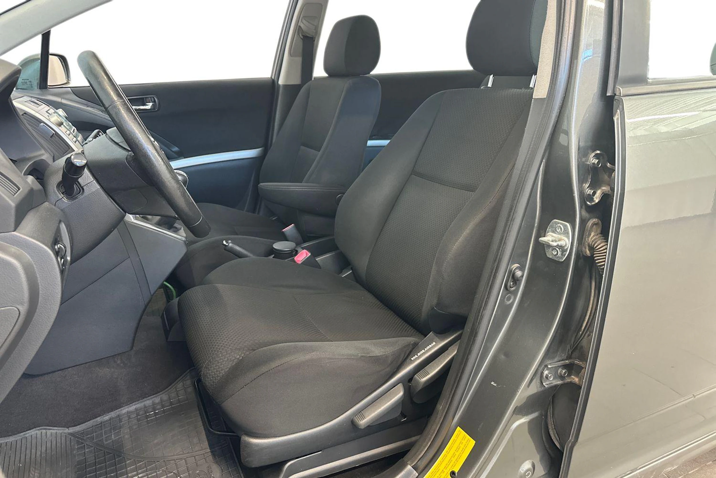 harmaa Toyota Corolla Verso 2005 kuva 7.