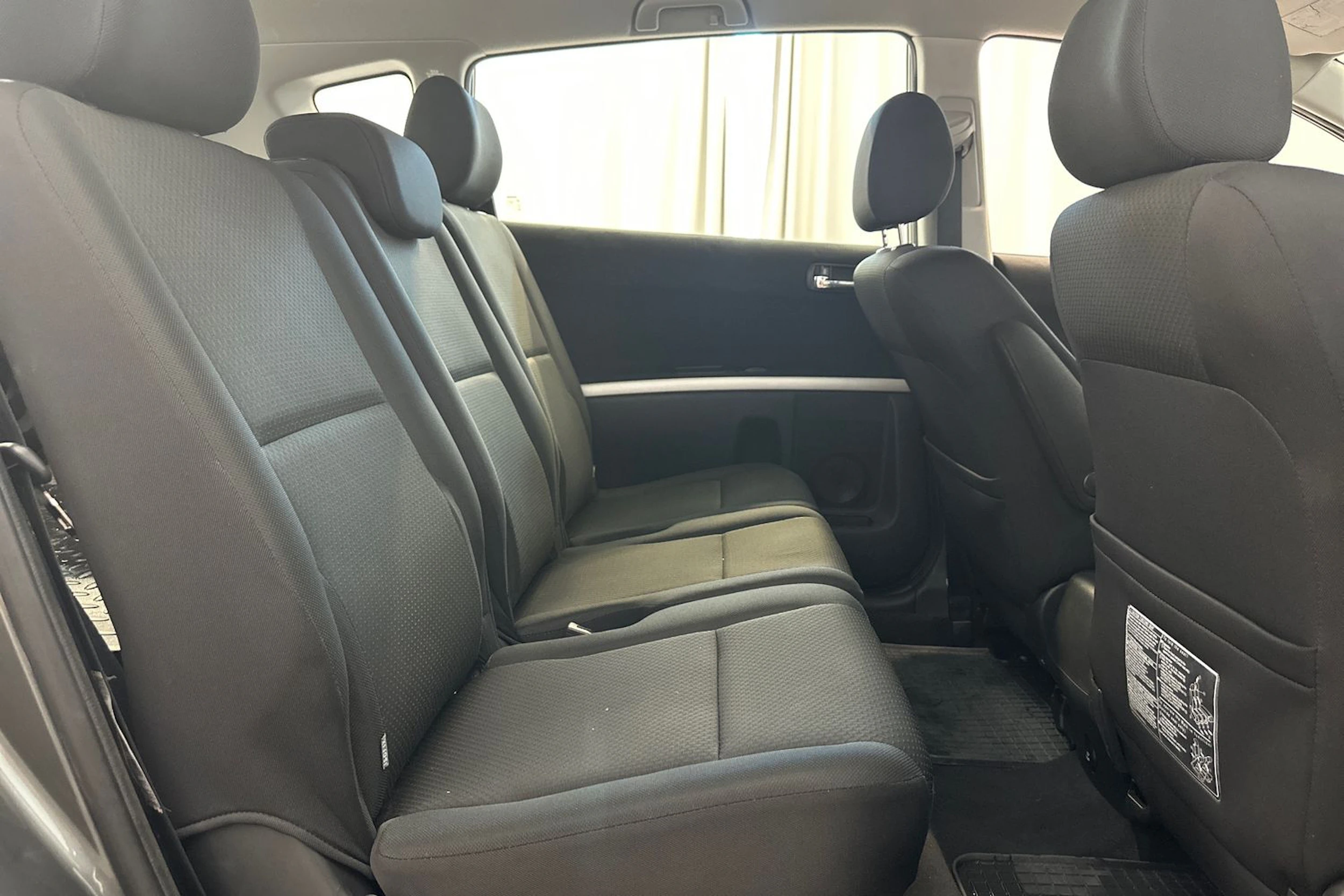 harmaa Toyota Corolla Verso 2005 kuva 10.