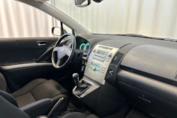harmaa Toyota Corolla Verso 2005 kuva 12.