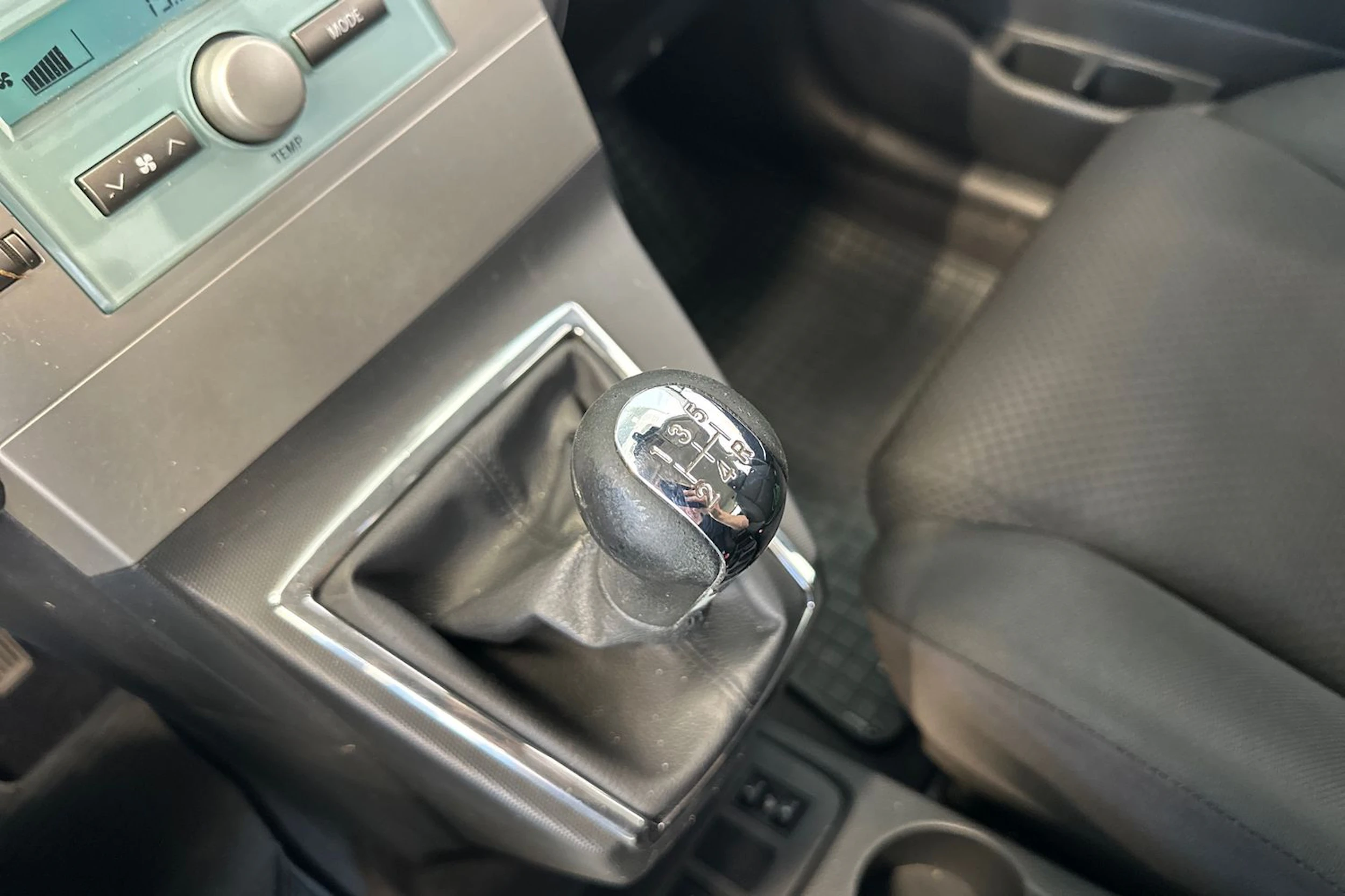 harmaa Toyota Corolla Verso 2005 kuva 21.