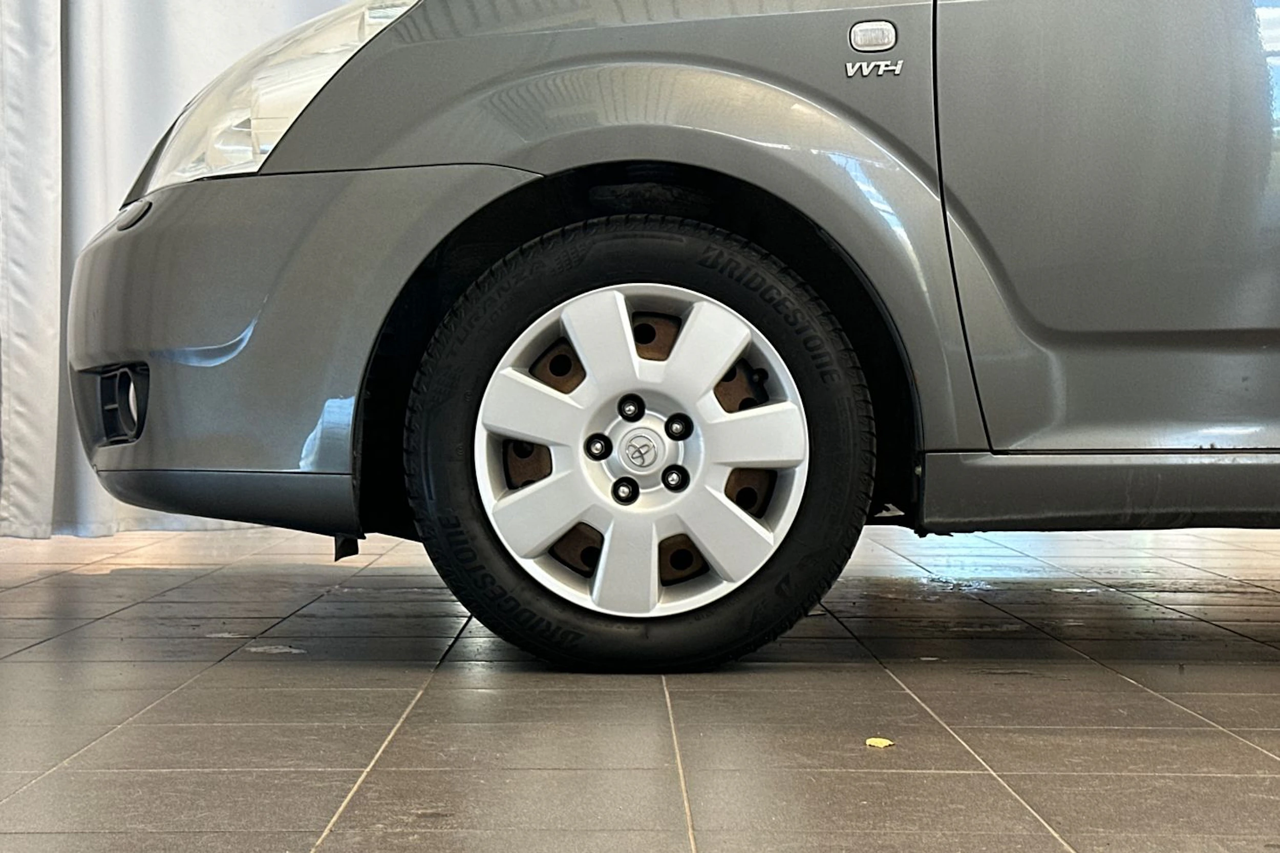 harmaa Toyota Corolla Verso 2005 kuva 23.
