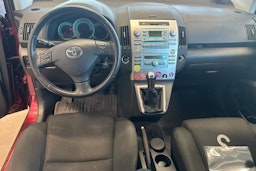 Punainen Toyota Corolla Verso 2005 kuva 7.