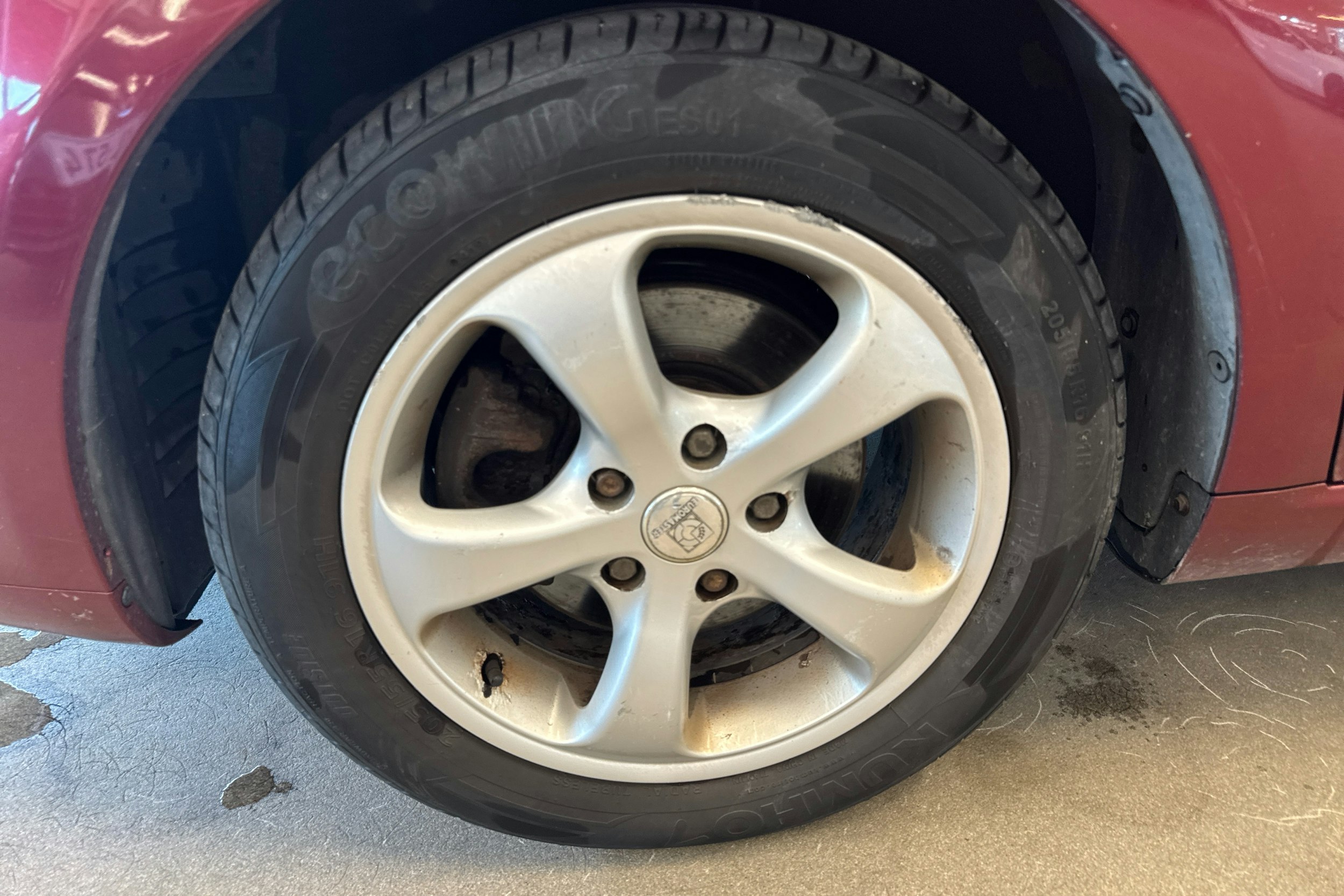 Punainen Toyota Corolla Verso 2005 kuva 9.