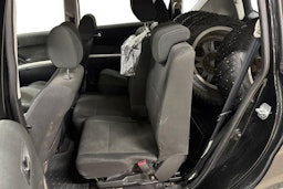 Musta Toyota Corolla Verso 2006 kuva 10.